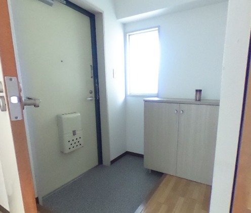 玄関はこのようになっています。