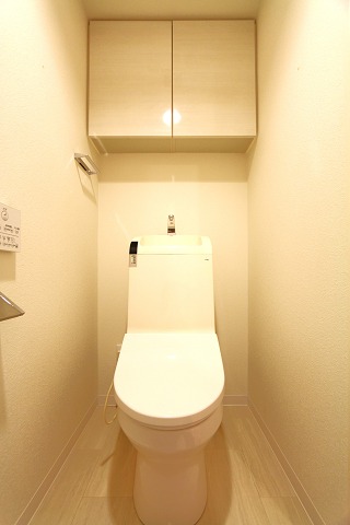 清潔感のあるトイレですね