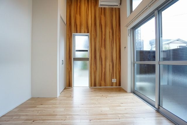 家具の配置に困らないリビングですね