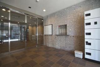 不在時に便利な宅配ボックス付き