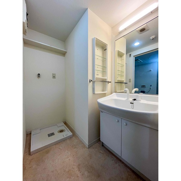 お出かけ前の身支度はこちらでバッチリです