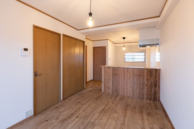 家具の配置に困らないリビングですね