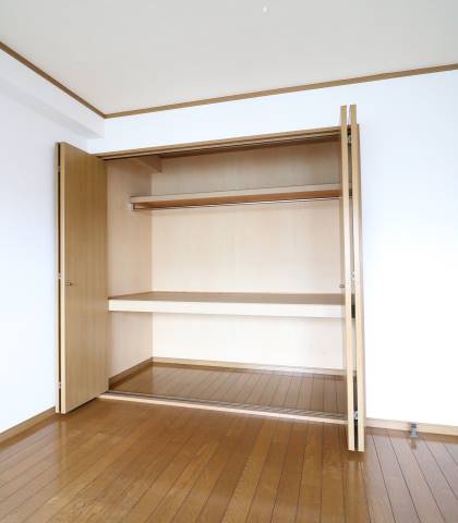 お洋服が多い方でも安心の収納力