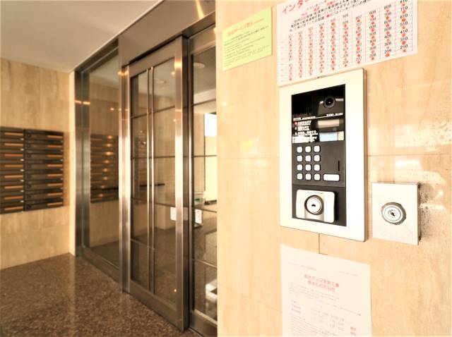 オートロック付きで女性の方も安心です