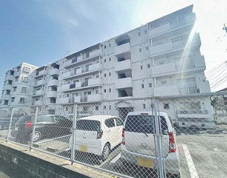 駐車場は近隣です。