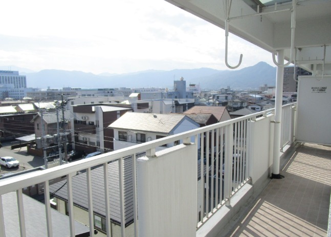 洗濯物はこちらへどうぞ。