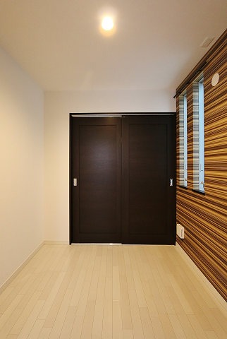 寝室にぴったりの洋室ですね