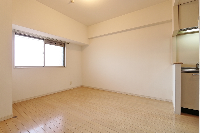 扉を開けて広くお部屋を使う事もできます