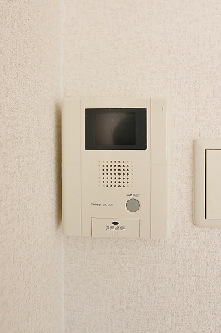 TVモニター付きインターホンで安心です