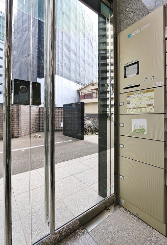 宅配ボックス付きです