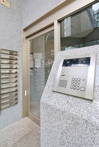 オートロックの入り口で安心ですね