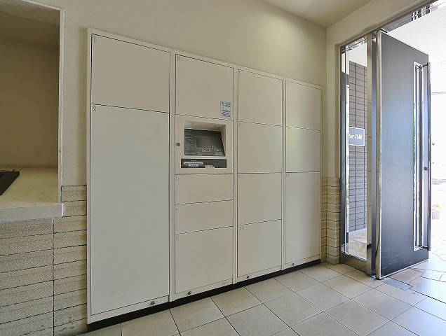 不在時に嬉しい宅配ボックス付き