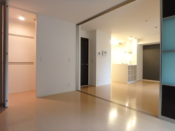 こちら寝室にいかがでしょうか。