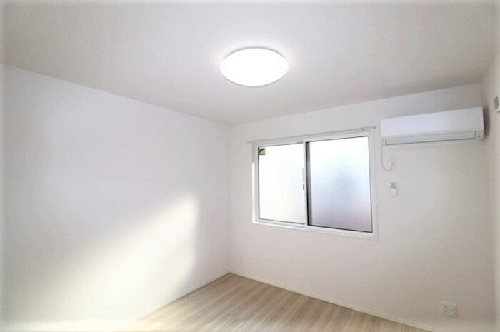 こちら寝室にいかがでしょうか。