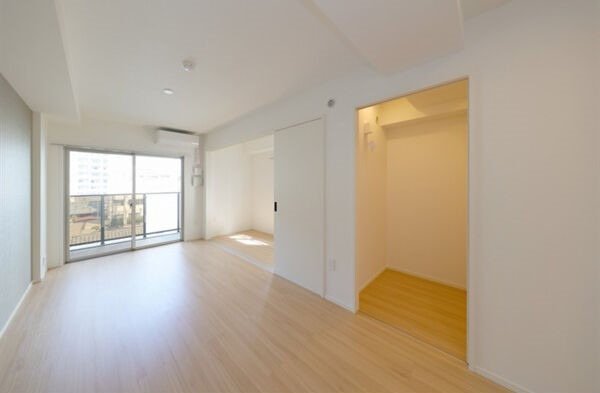 サービスルームは在宅ワーク等にいかがでしょうか