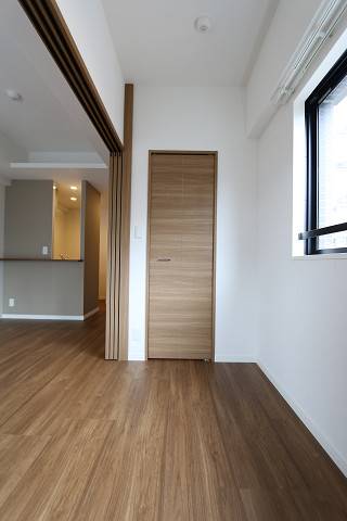 こちらは寝室にいかがでしょうか