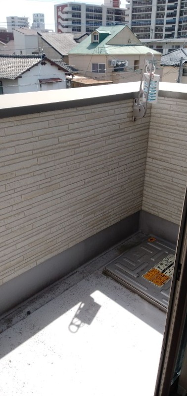 日当たりの良いバルコニーで気持ちよさそうですね