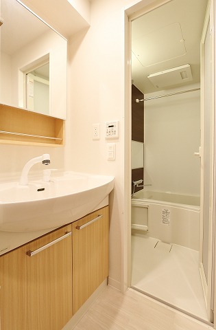 お出かけ前の身支度はこちらでバッチリです