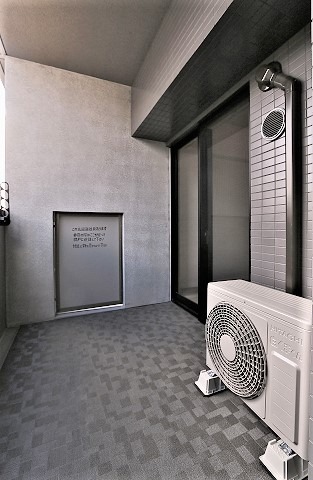 天気の良い日はこちらで洗濯物を干せます