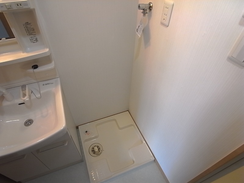 室内洗濯機置場完備。