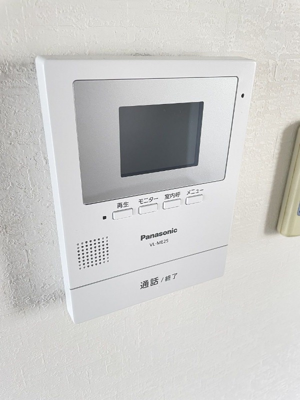 モニター付きインターホンで安心です。