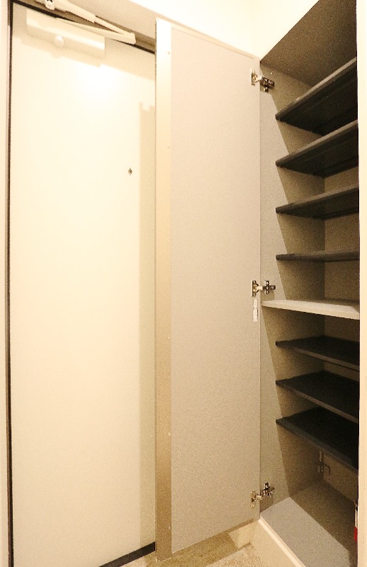 玄関収納もたっぷりでいいですね。