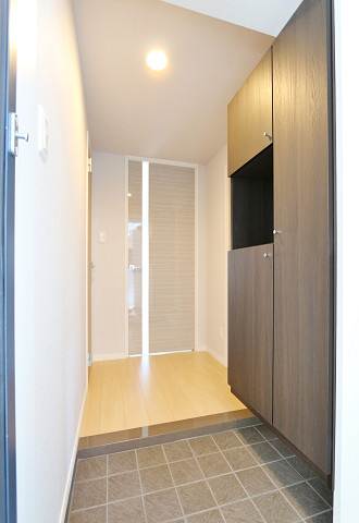 玄関スペースも広く確保されています。