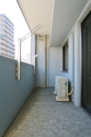 バルコニーも広く、洗濯物が干しやすいです