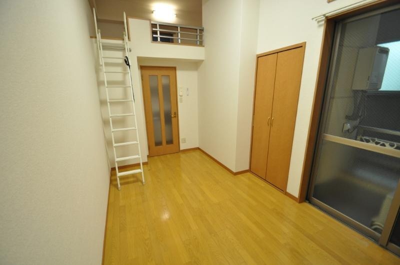 広々7帖越えの洋室です