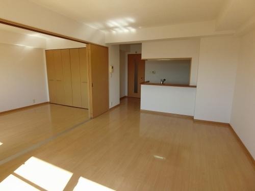 広々リビングでゆったりくつろげます