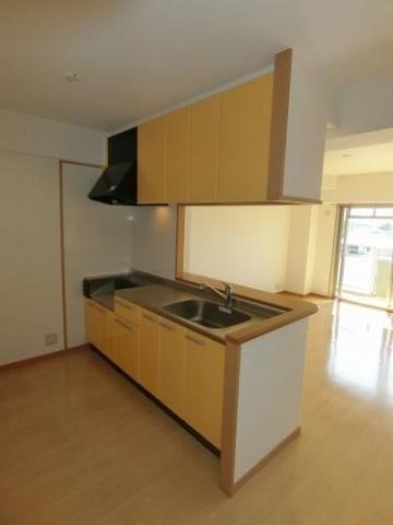 人気のカウンターキッチンです