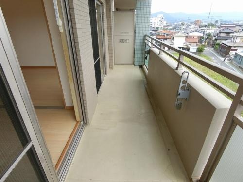 天気のいい日はこちらで洗濯物を干せます