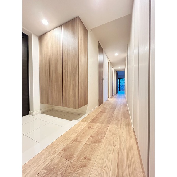 玄関広すぎますね