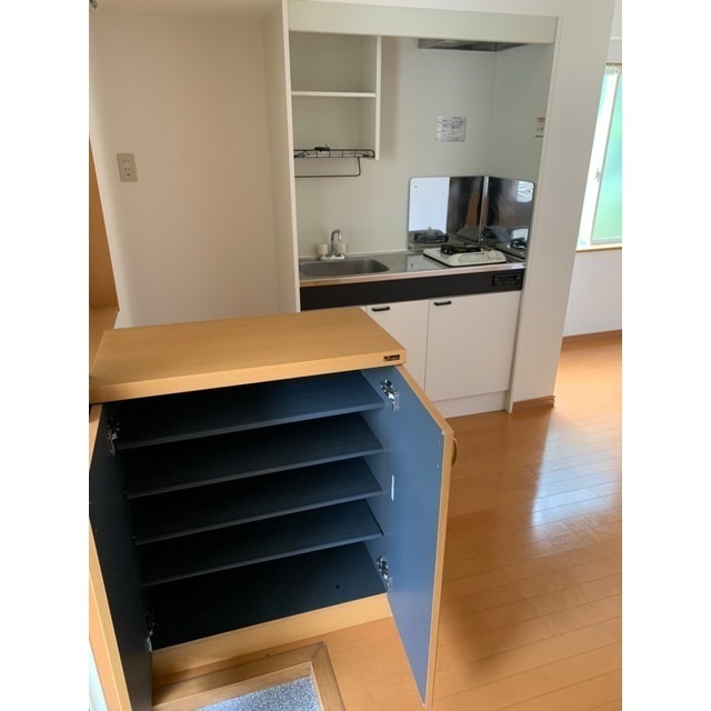 玄関収納もございます。