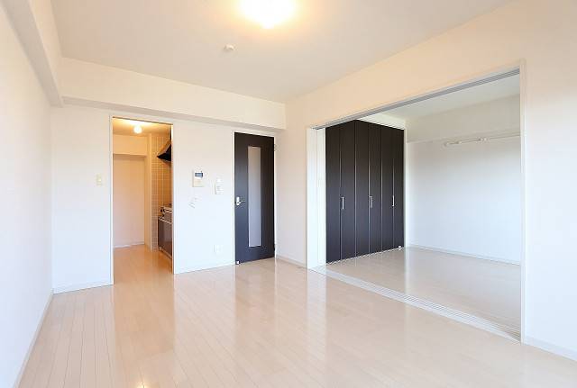 人気の吉塚エリアに綺麗なデザイナーズマンションです