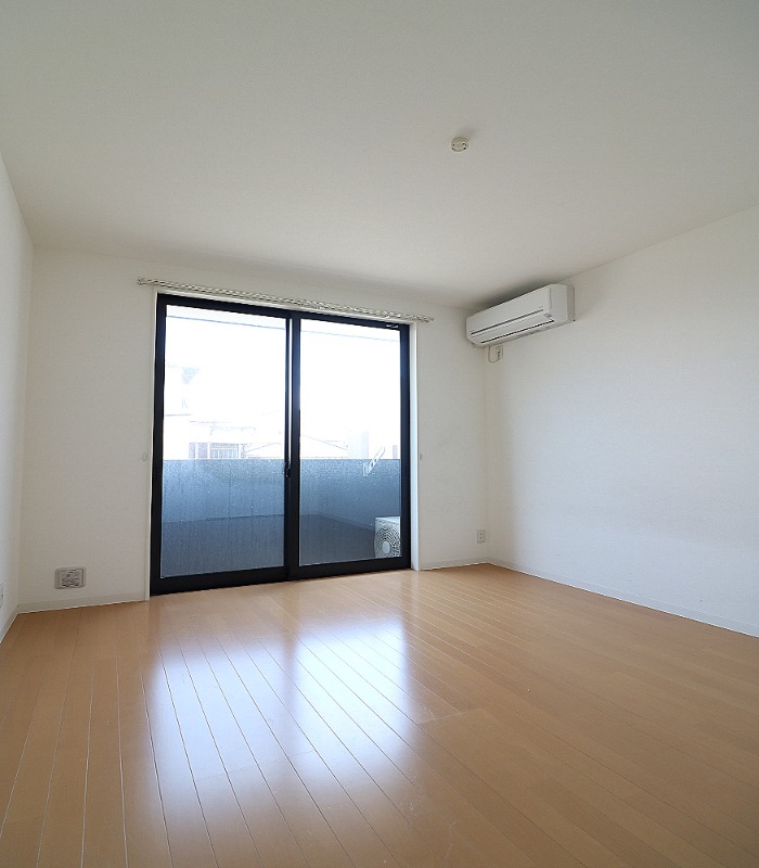 広々6帖の洋室です