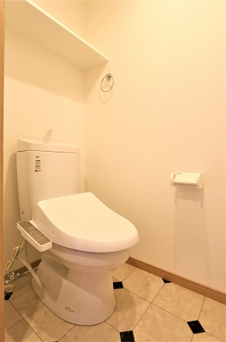 もちろんウォシュレット付きです