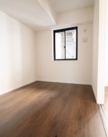 こちら寝室にいかがでしょうか。