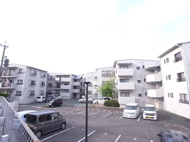 敷地内駐車場取れます。