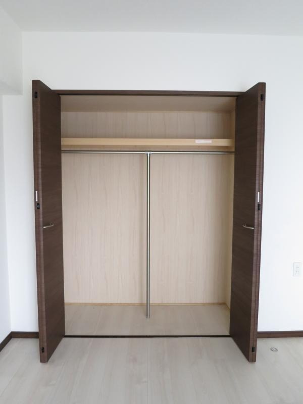 お洋服収納はこちらです