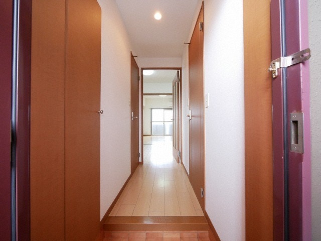 明るい玄関ですね！