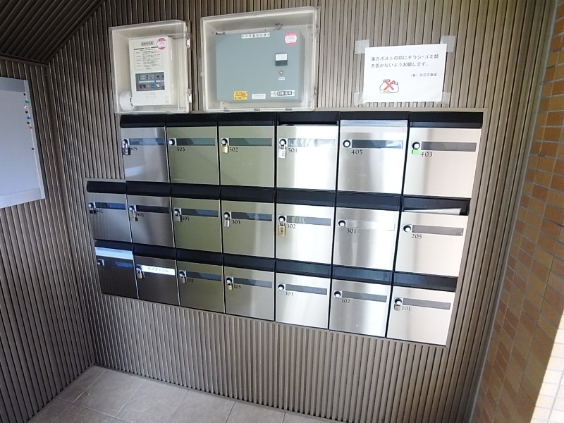 集合ポストも完備です。