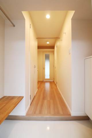 明るい玄関ですね