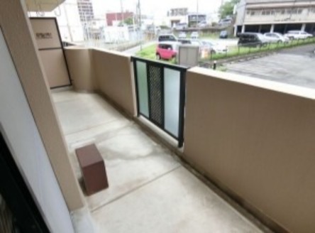 洗濯物を干すスペースも充分にあります