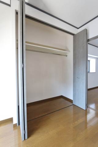 お洋服が多い方でも楽々収納できます