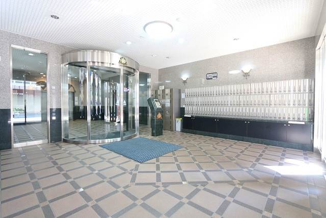 清潔感のあるエントランスですね