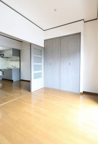 こちらは寝室にいかがでしょうか