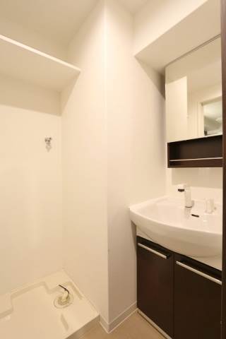 嬉しい独立洗面台完備です