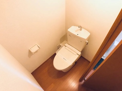 清潔感のあるトイレですね