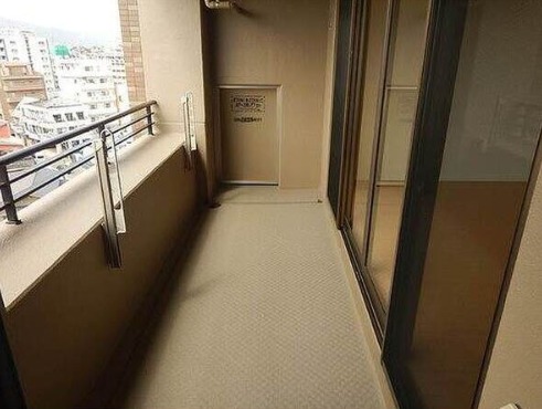 天気のいい日はこちらで洗濯物を干せます